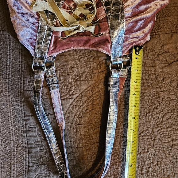 Laila Rowe Crushed Velvet hobo bag with glass case - Picture 10 of 16